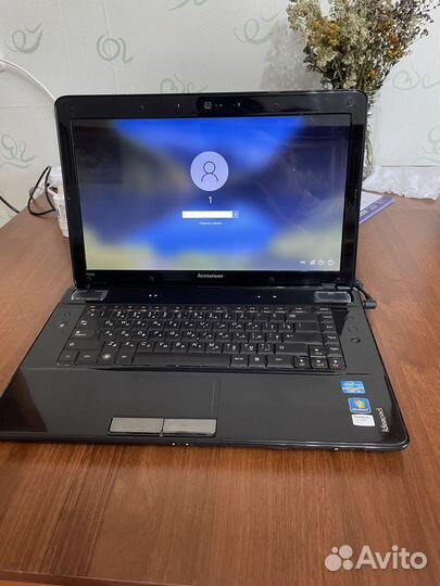 Ноутбук Lenovo IdeaPad Y560