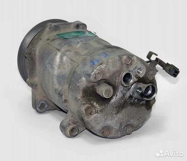 Компрессор кондиционера VW Golf 4