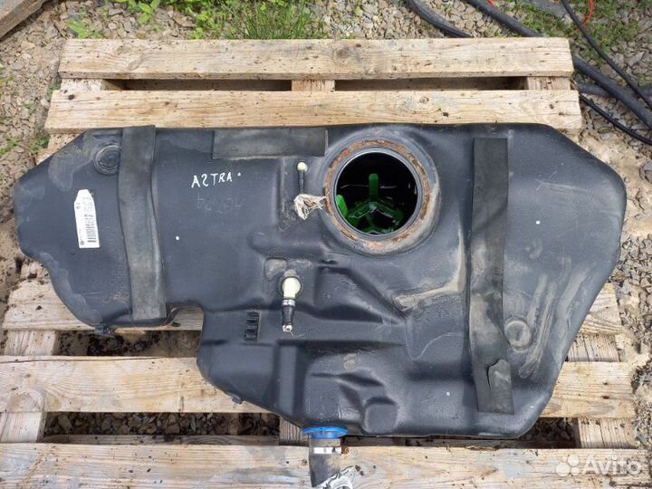 Топливный бак Opel Astra Z18XE 2005