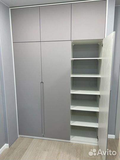 Шкаф распашной