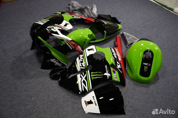 Комплект пластика на Kawasaki ZX-12R 2002-2005