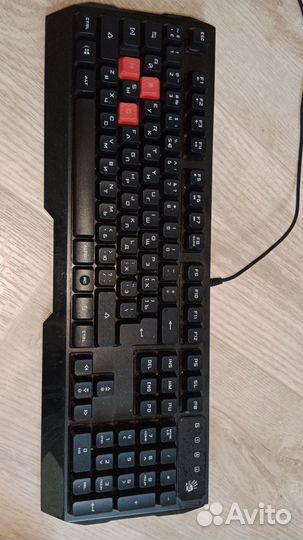 Игровая клавиатура bloody Q135
