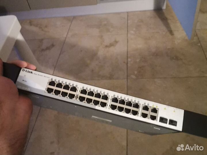 Коммутатор D-Link DES-1210-28