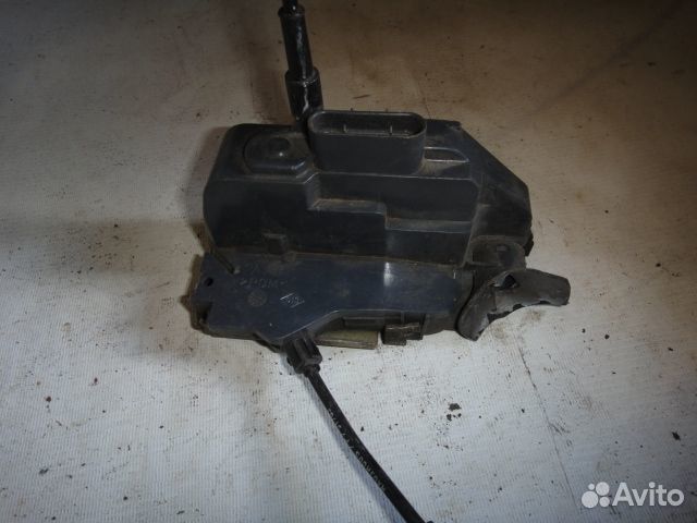 Замок двери Megane 2 (03-09) / Scenic (03-09) / Laguna (01-08) пер L 6 контактов б\у (арт. 820011912