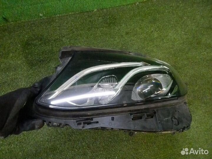 Фара левая Mercedes-Benz E-Class