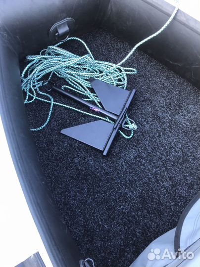 Лодка с мотором