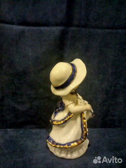 Девочка с яблоками