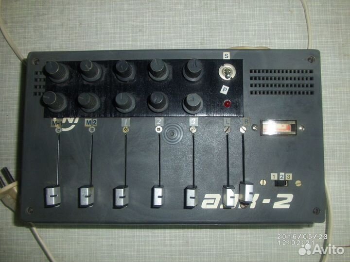 Пульт-микшер 