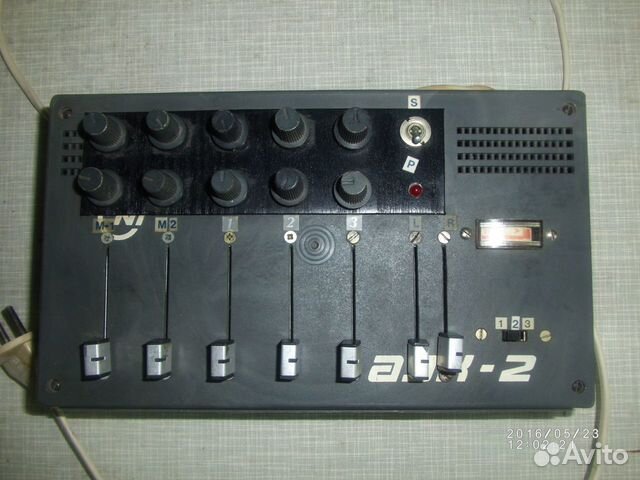 Пульт-микшер 