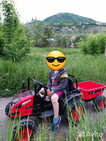 Детский электромобиль трактор с прицепом