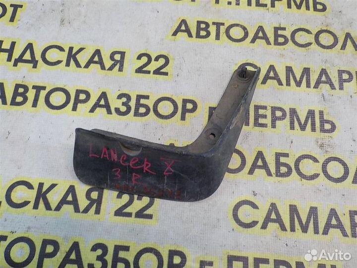 Брызговик задний правый Mitsubishi Lancer 10 (CY)