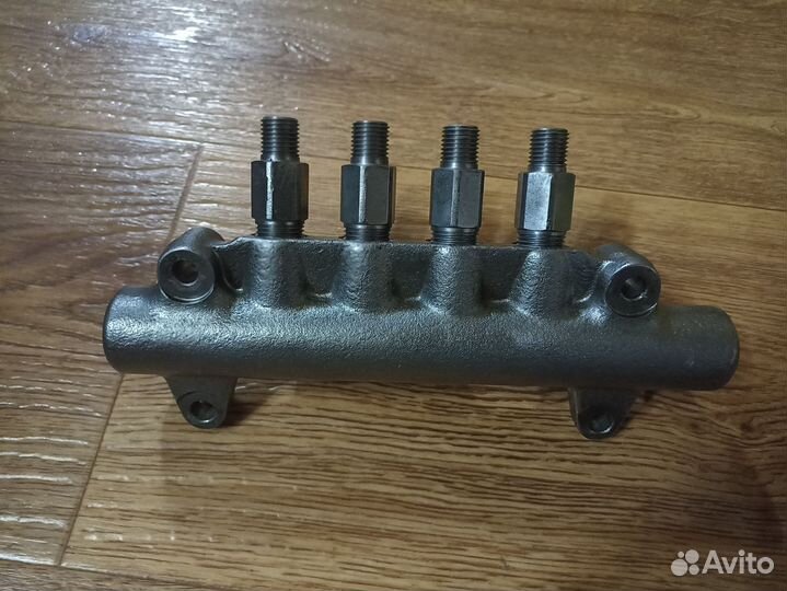 Рампа топливная Isuzu NQR75 4HK1