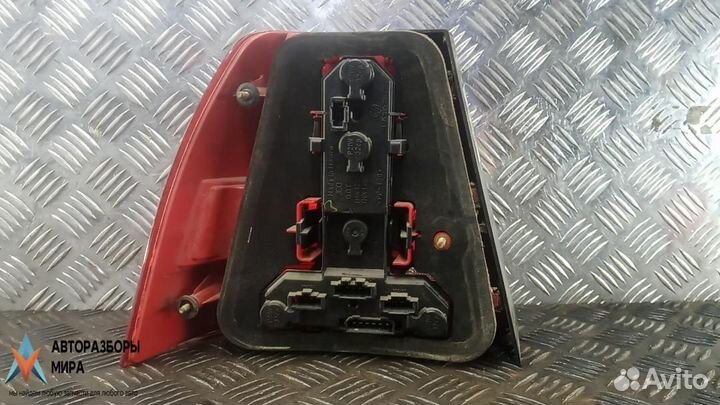 Фонарь задний правый Volkswagen Bora 2000