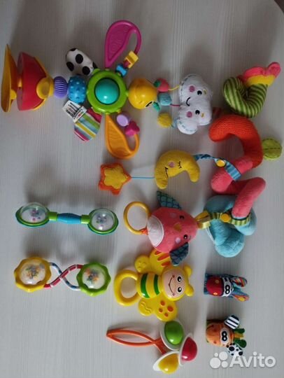 Подвеска+ погремушки+браслеты игрушки