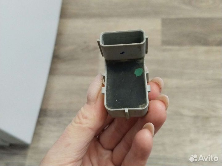 Датчик парковки 957204L010 Hyundai-Kia