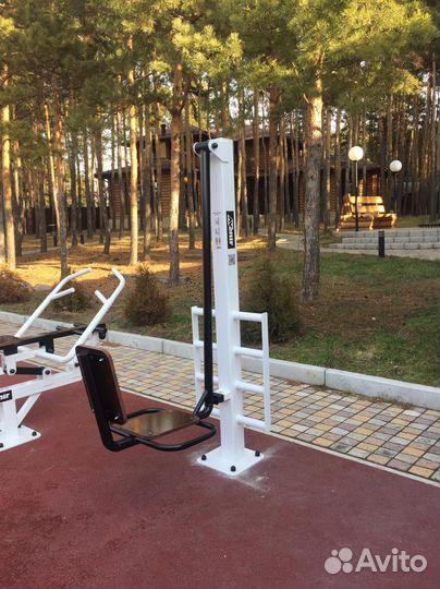 Уличный тренажер жим ногами AVU012