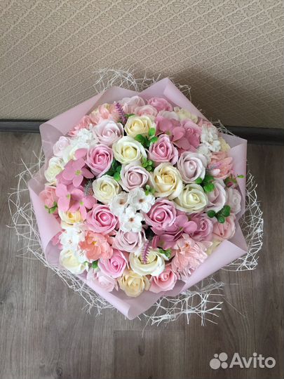 Букет из 55 мыльных цветов