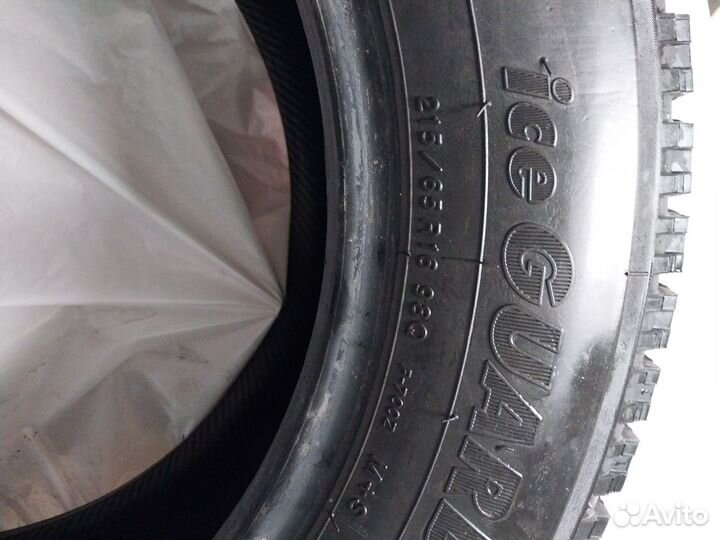 Yokohama Ice Guard IG70 215/65 R16