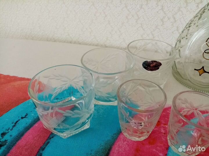 Графин с рюмками