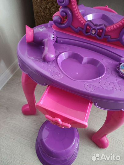 Детский столик для красоты