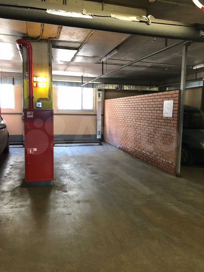 Машиноместо