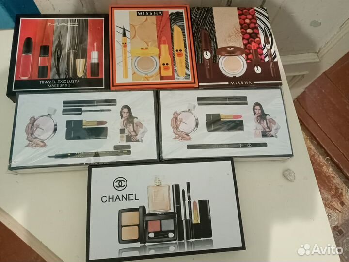 Наборы,бокс косметики,в подарочной упаковке навыбо