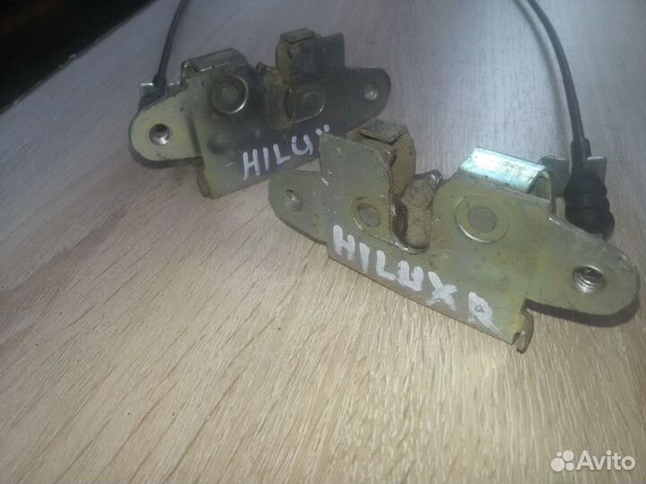 Замок откидного борта для Toyota Hilux 2005-2015