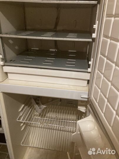 Холодильник бюрюса 22