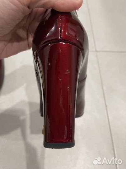 Лакированные женские туфли винного цвета