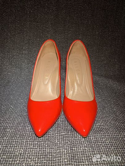 Туфли женские 37-38 р allora красные (лак)
