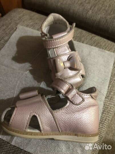 Сандалии для девочки