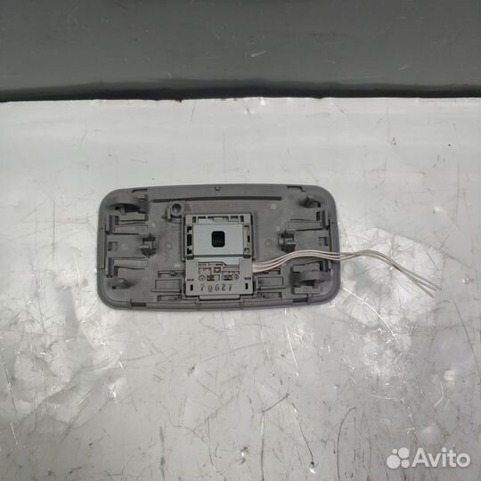 Плафон освещения салона задний Toyota RAV4 XA30