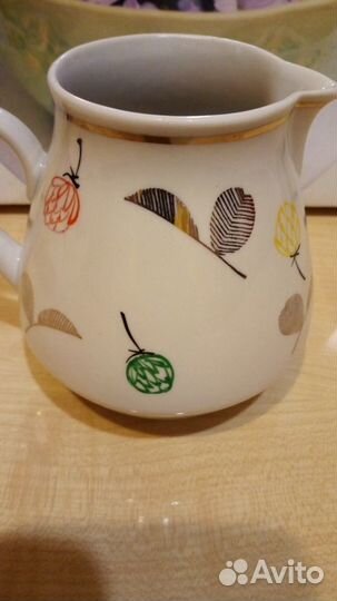 Молочники Пролетарий, Клевер крыжовник Тюльпаны