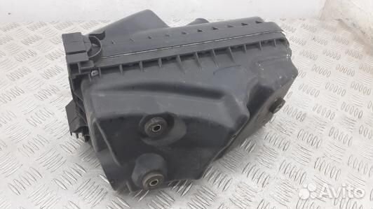 Корпус воздушного фильтра toyota corolla E12 (99P1