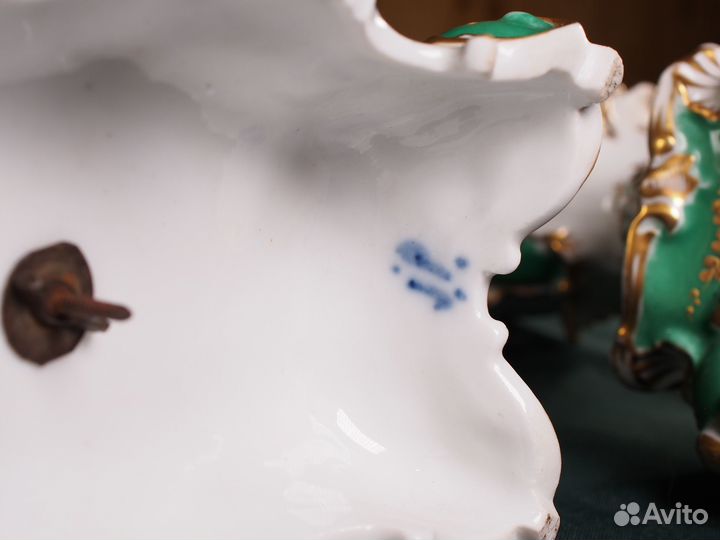 Старинные парные фарфоровые вазы. Франция