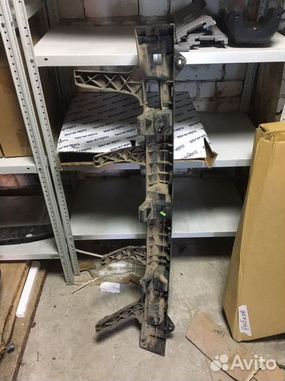 Усилитель заднего бампера Рено Дастер