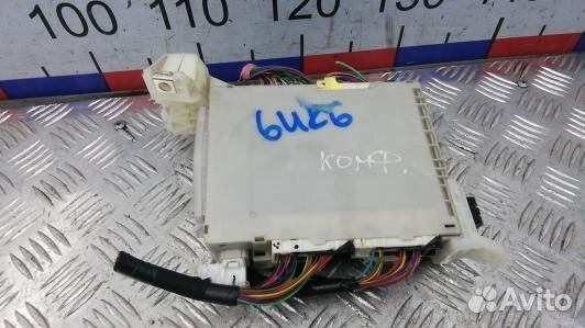 Блок комфорта toyota prius XW30 (6UK06M302)