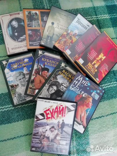 Диски и касеты. Старые советские фильмы