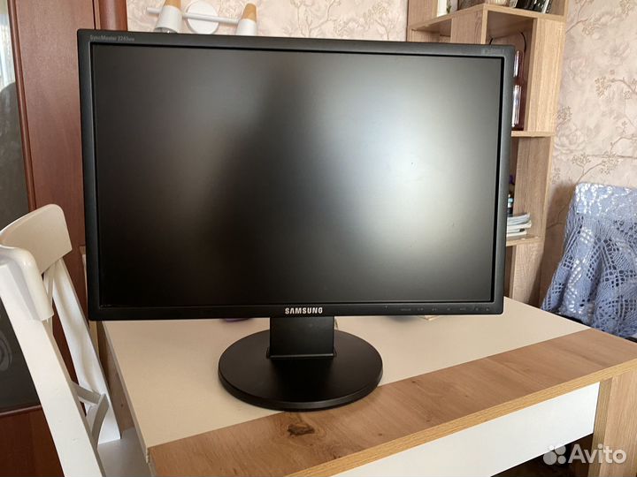 Монитор Samsung 2243NW