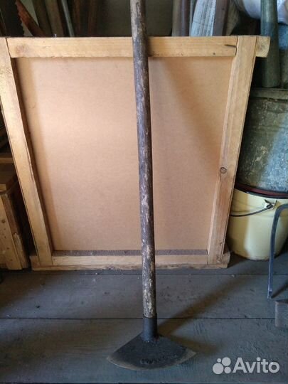 Лопаты, грабли, пилы, тяпки, вилы, ведра, лейки