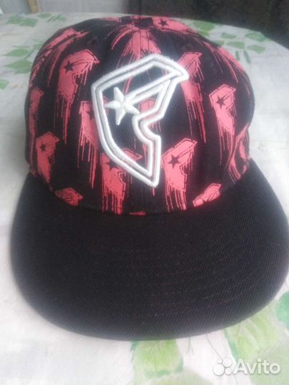 Бейсболка Famous Stars and straps