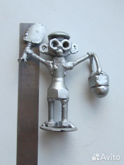 Статуэтка металлическая