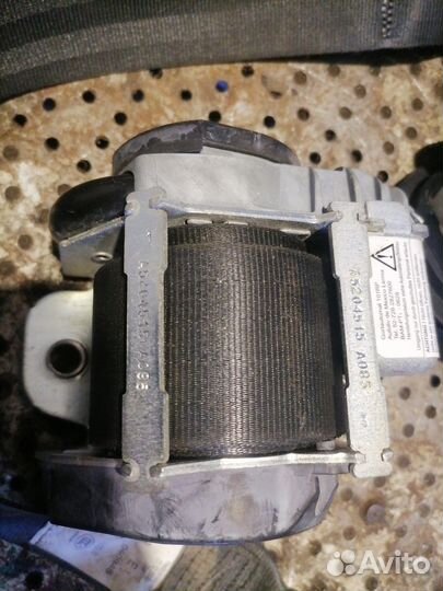 Ремень безопасности Volkswagen Jetta