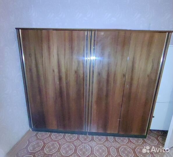 Шкаф и тумбы