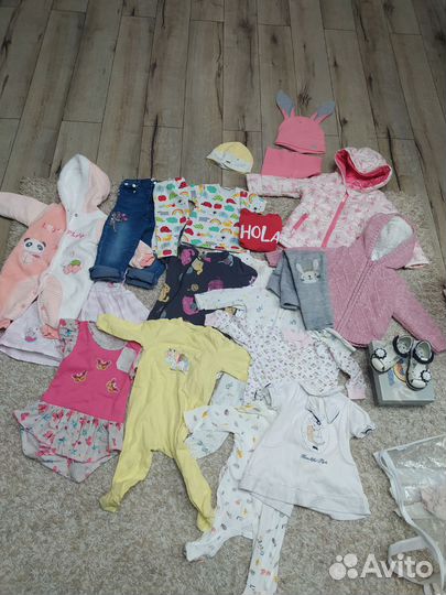 В доставкеВещи на девочку 74-80