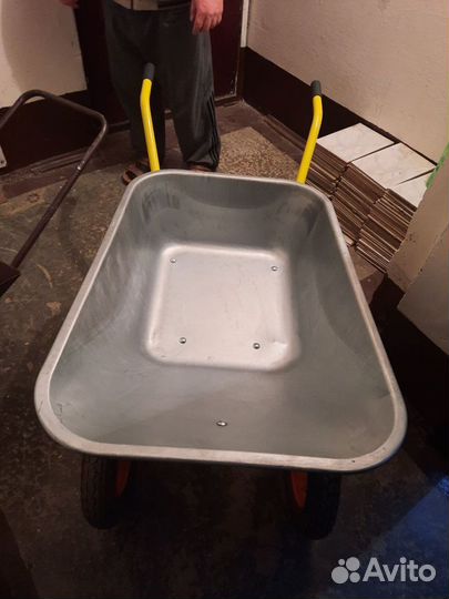 Тачка садово-строительная