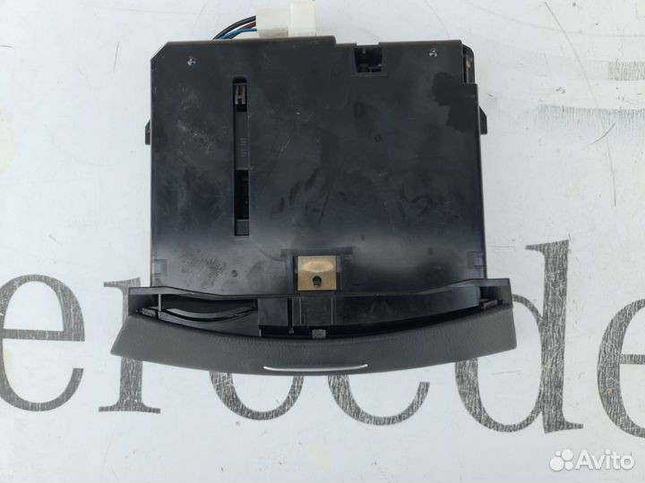 Вещевой отсек центральной консоли Mercedes W222