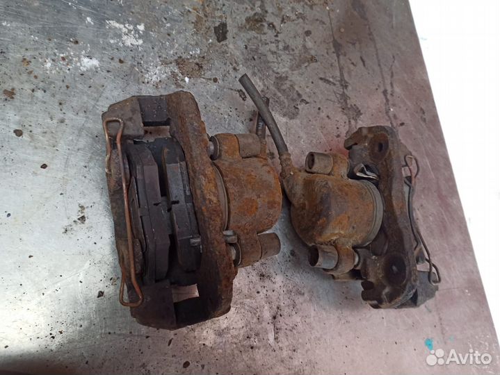 Передний суппорт в сборе Kia Sephia 1 рест