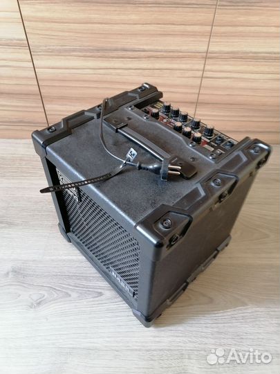 Басовый комбик cube-20XL bass