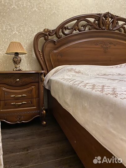 Спальный гарнитур